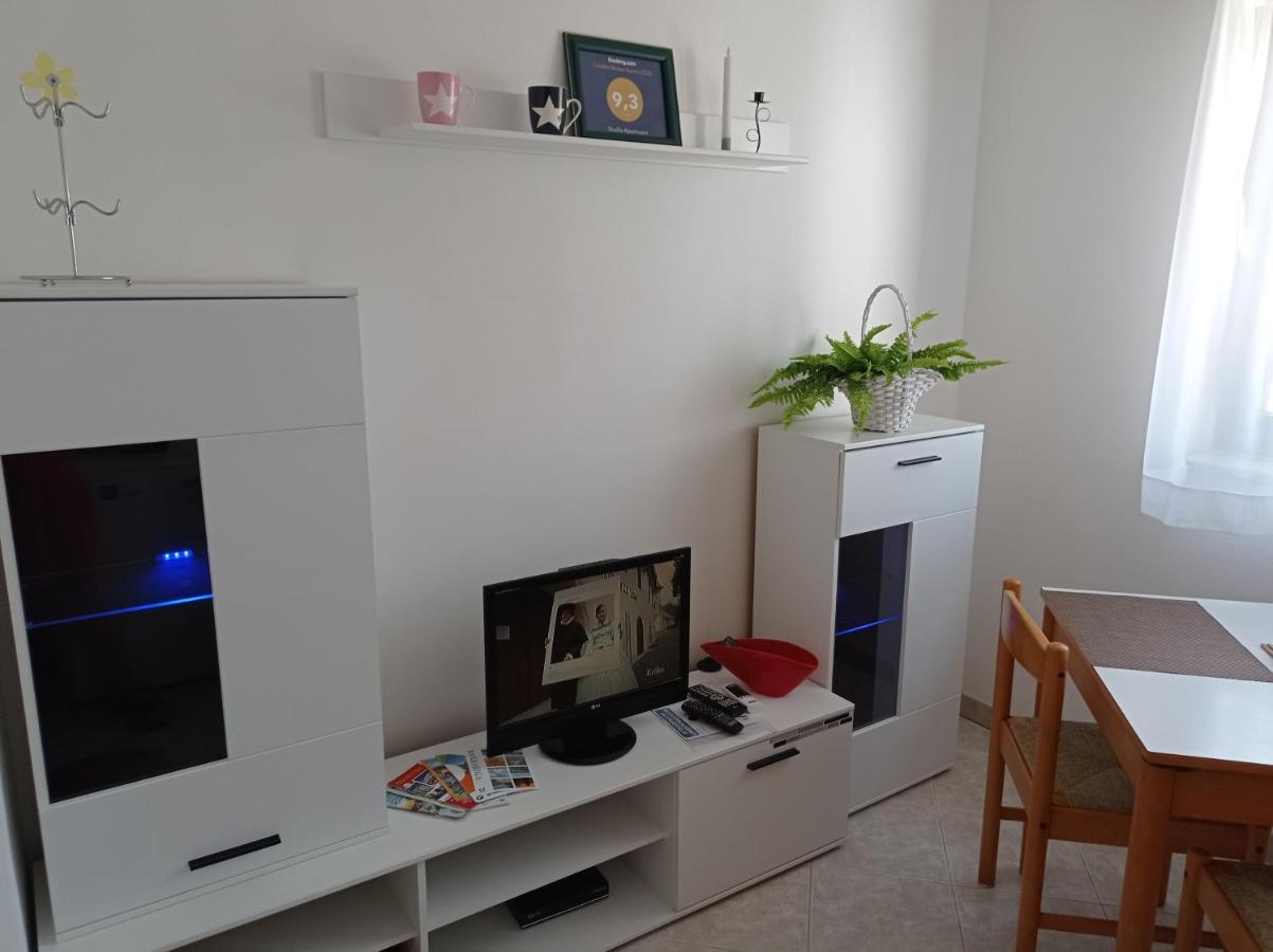 "Sunny" - Studio Apartment Pula Ngoại thất bức ảnh